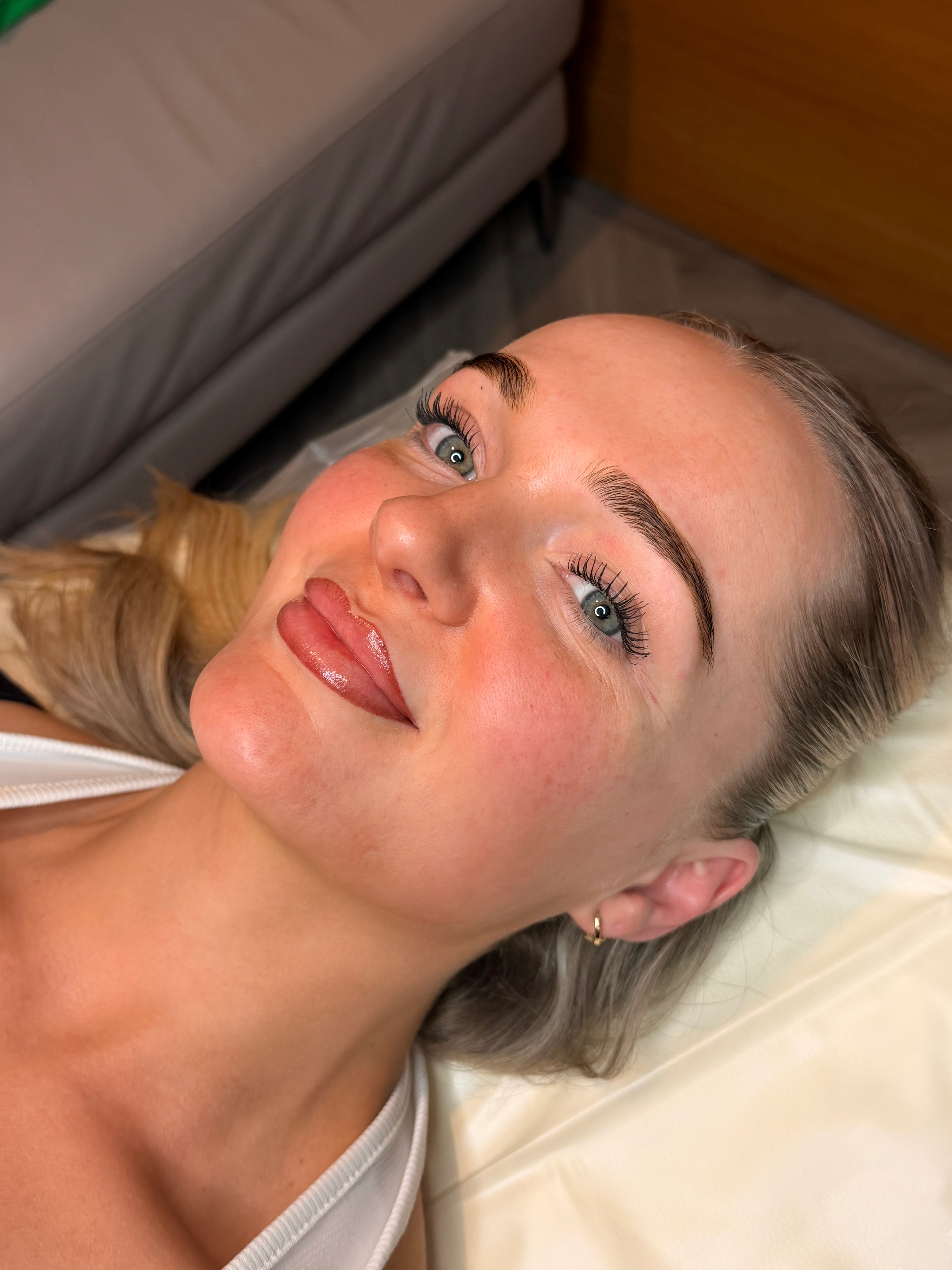 Micro-pigmentation - lip blush